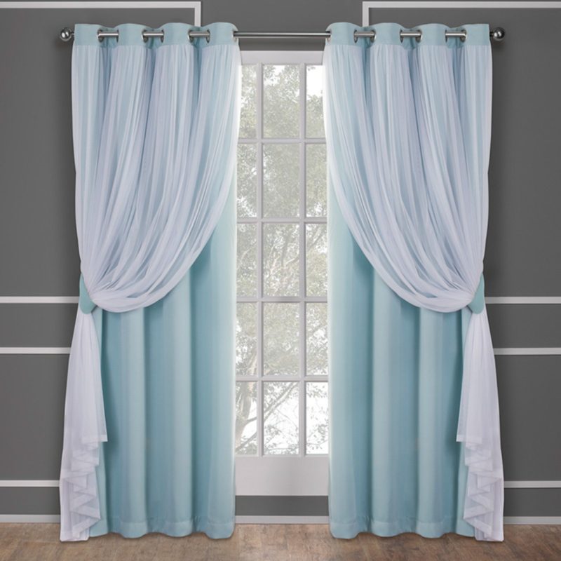 Side curtains for a romantic view