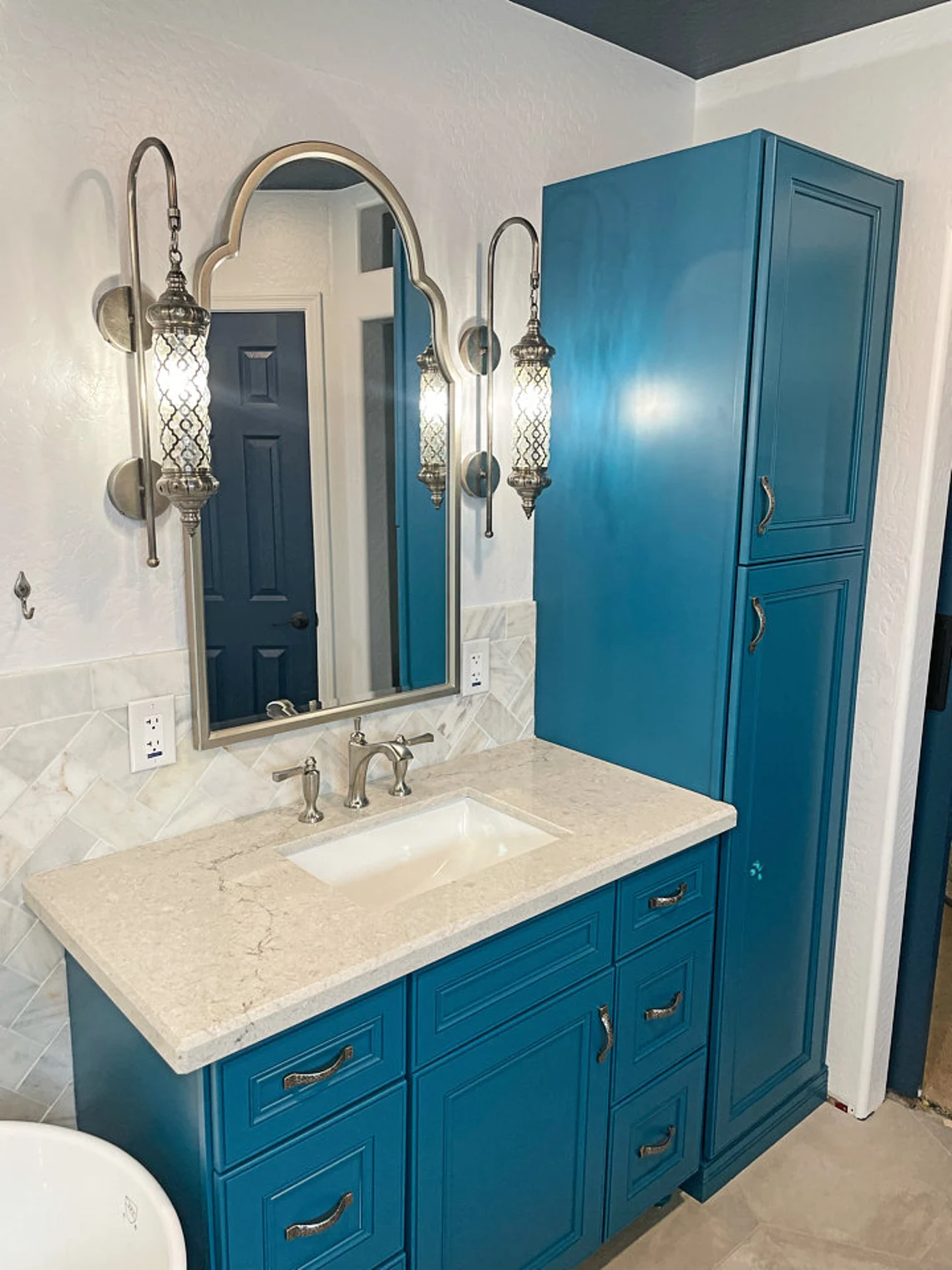 10 Creative and Stylish Ideas for Small Bathroom Wall Decor 6 Use Sconces On the Wall