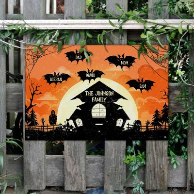 Personalized Halloween Bat Family Metal Sign - Custom Family Halloween Decoration - Family Name Halloween Metal Sign - Fall Halloween Decor